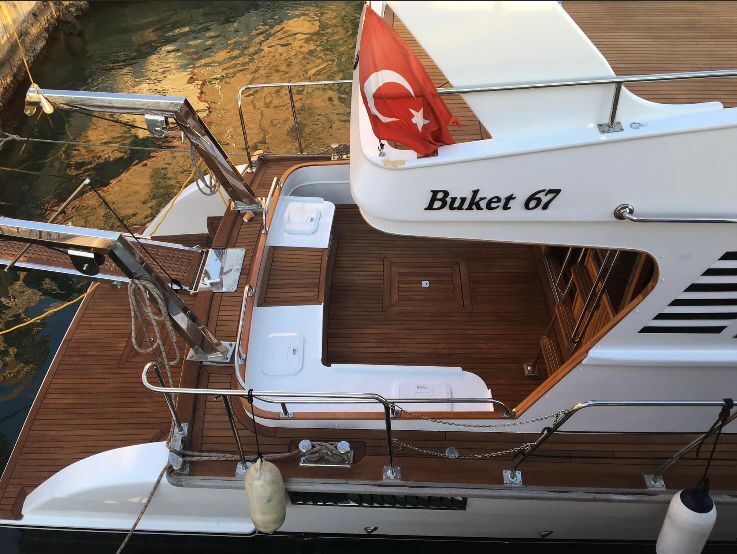 BUKET 67 YACHT